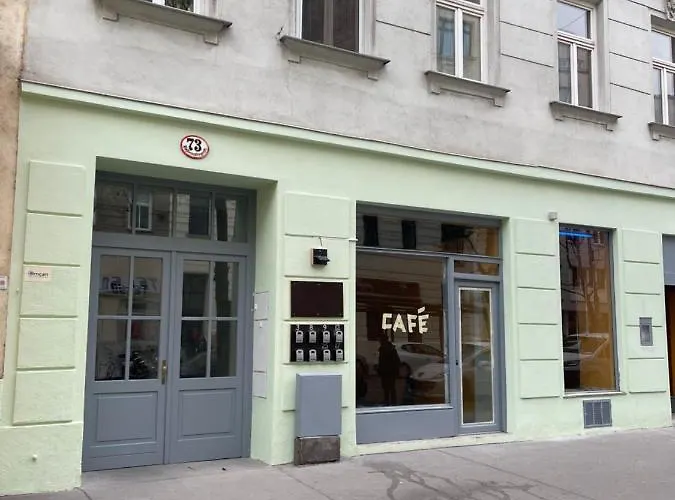 Dachterrasse Fuer 4 Personen Wenen